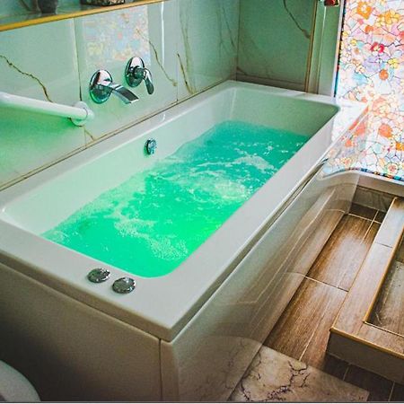 Kassandrou Suite Hot Tub-Jakuzzi - 2 Bedrooms - Big Balcony - Center Thessaloniki Buitenkant foto