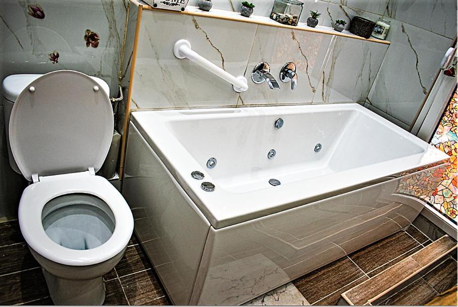 Kassandrou Suite Hot Tub-Jakuzzi - 2 Bedrooms - Big Balcony - Center Thessaloniki Buitenkant foto